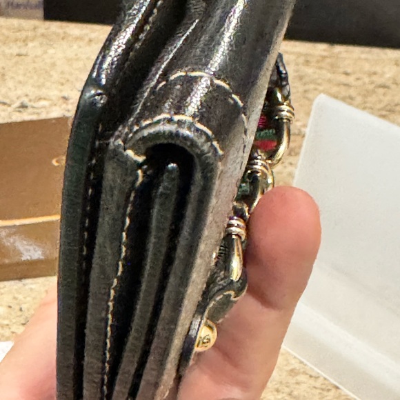 Vintage Gucci Compact Black Wallet - Full Inclusion - Picture 14 of 14